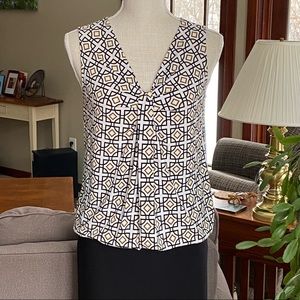 Sleeveless top with geometric pattern